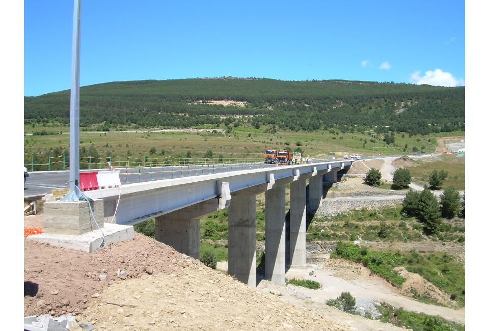 14-06-2006.Viaducto  de entrada del tunel de Piqueras